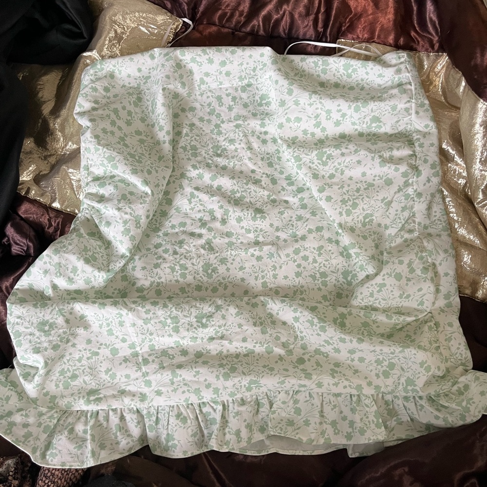 Floral mini skirt